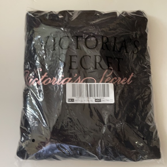 Victoria’s Secret Stretch Fleece Pullover Hoodie - Picture 3 of 3